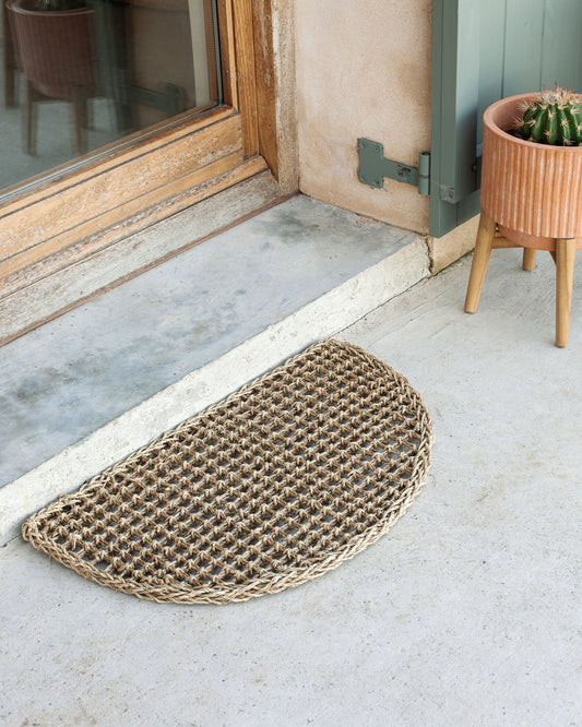 Yariela semi-circular mat made from natural fibres 60 x 35 cm