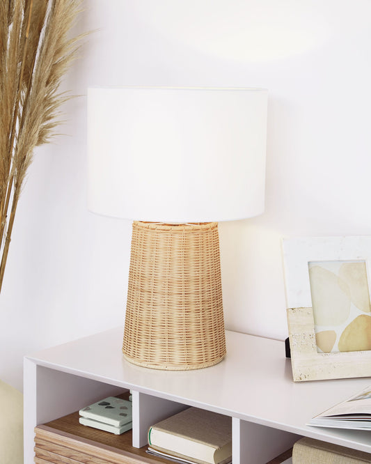 Kimjit table lamp in rattan with natural finish