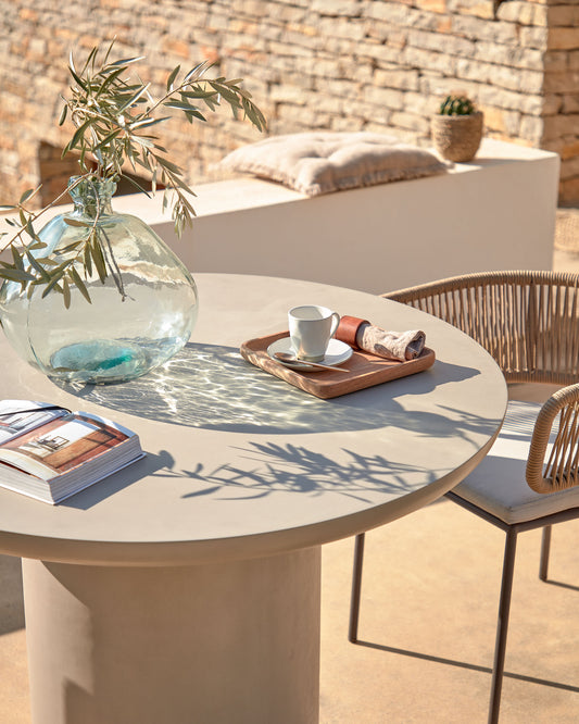 Taimi round concrete outdoor table Ø 110 cm