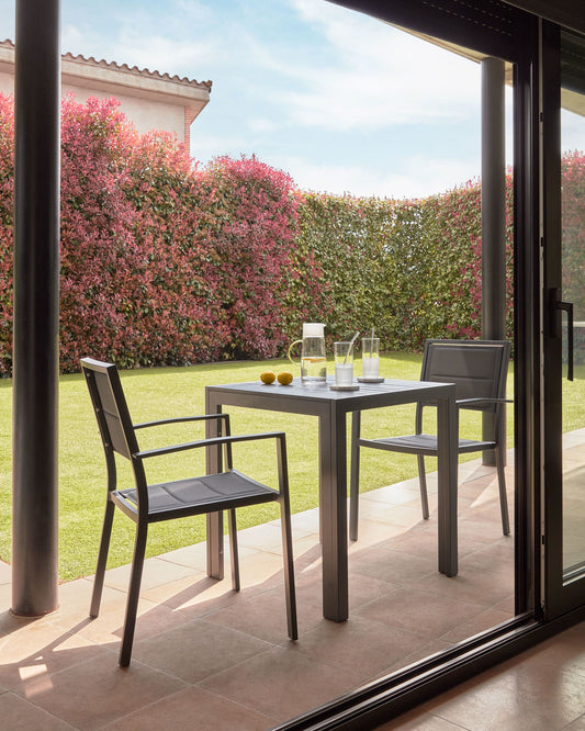 Sirley outdoor table in black aluminium, 70 x 70 cm