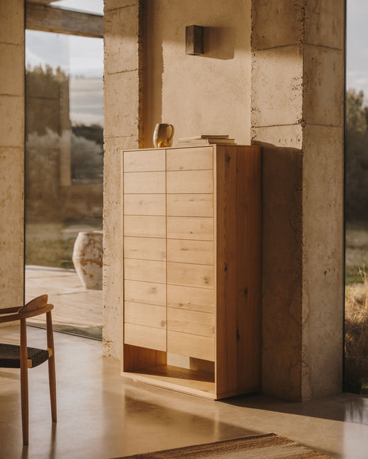 Alguema tall sideboard with 2 doors in oak wood veneer with natural finish, 100 x 163,5 cm