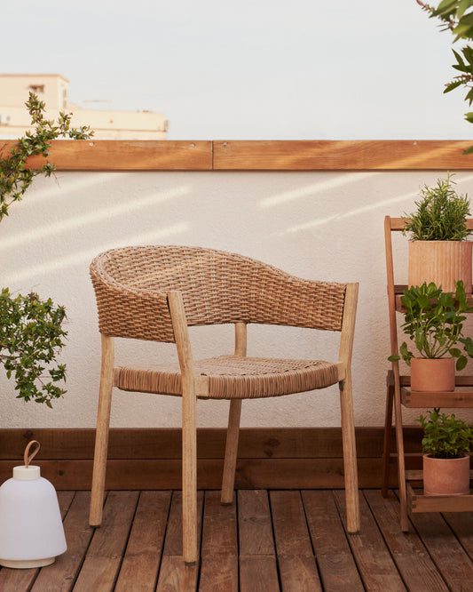 Pola 100% outdoor stackable chair in solid eucalyptus and faux-rattan with a natural finish, FSC