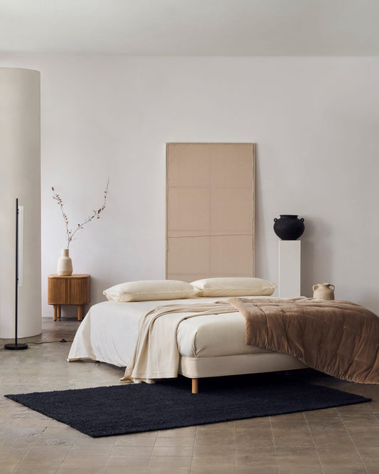 Ofelia base with beige removable cover and solid beech wooden legs for a 180 x 200 cm mattress