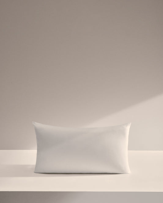 Nyla microfibre pillow 70 x 40 cm