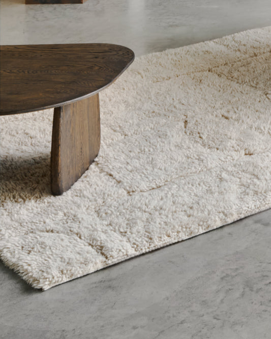 Nak ecru wool jacquard rug, 200 x 300 cm