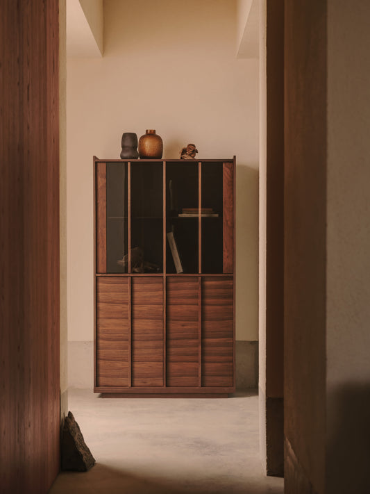 Onix display cabinet solid walnut and walnut veneer dark finish 101 x 170 cm FSC Mix Credit