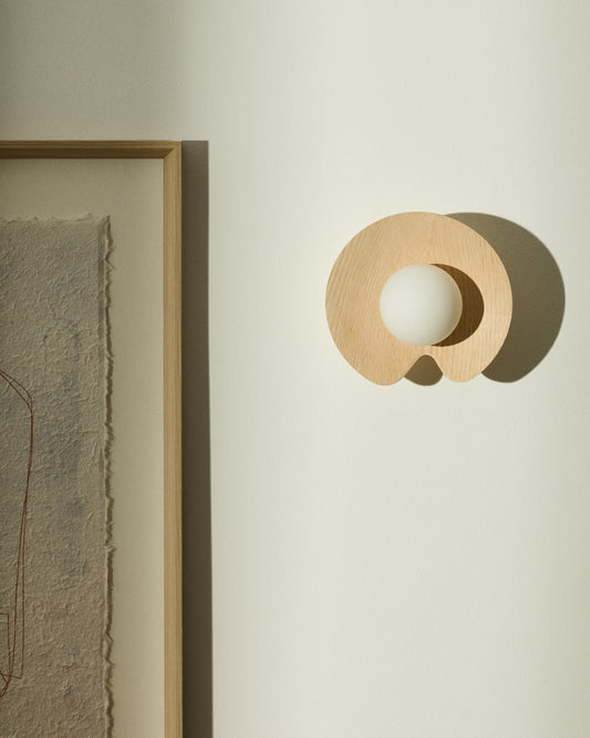 Wilara oak veneer wall-mounted light fixture with 1 smoked glass ball