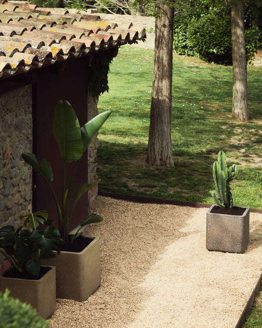 Set of 2 Minoa planters with brown stone effect 44 x 44 cm