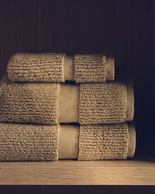 Olvira 100% cotton dark green jacquard hand towel 50 x 90cm