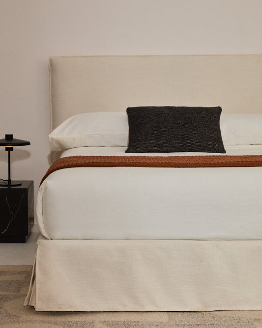 Jaira bed base with removable cover in white chenille for 150 x 190cm mattress