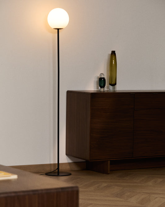 Brisia metal floor lamp with black finish and 1 frosted glass ball Ø20 cm