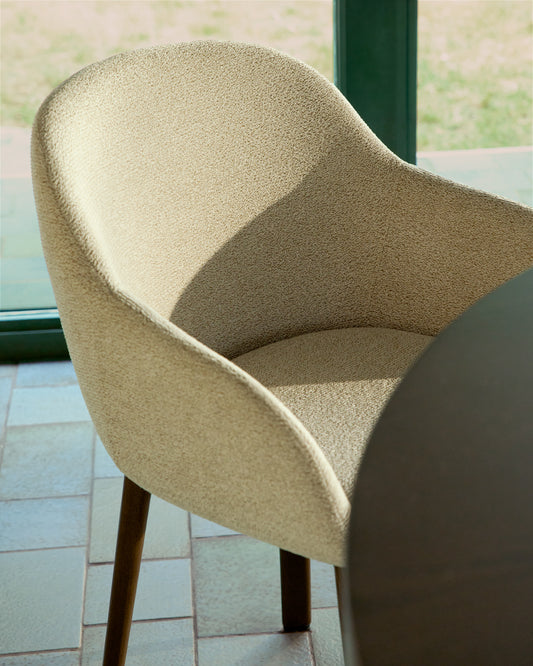 Meila flame-retardant chair with armrests in beige chenille with legs in solid ash wood with walnut finish