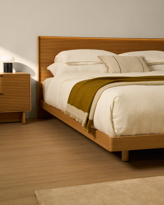 Norlen bed in oak veneer with natural finish and LED light for 180 x 200 cm mattress FSC Mix Credit