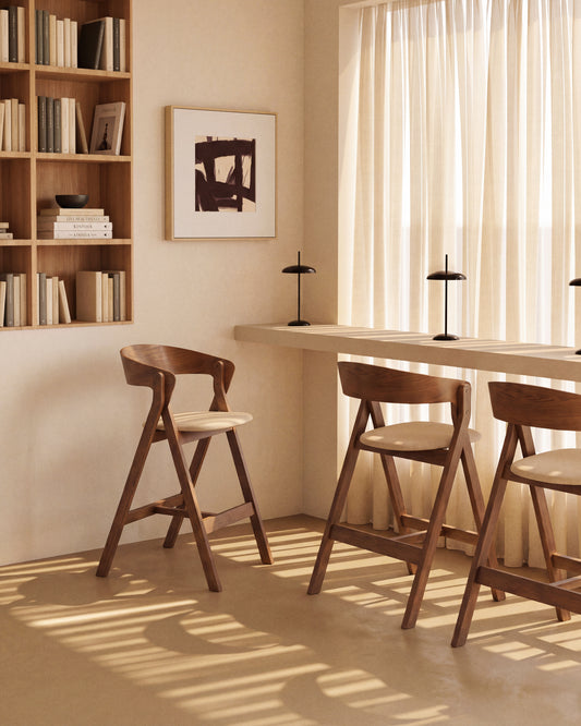 Godia stool in oak veneer with walnut finish and beige chenille