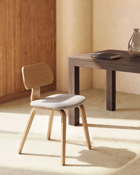Gena chair in oak veneer and beige chenille