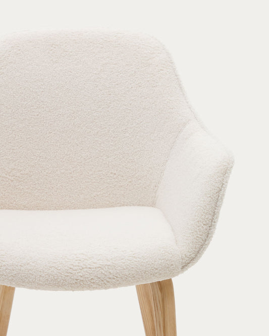 Aleli chair in white bouclé with solid ash wood legs and natural finish