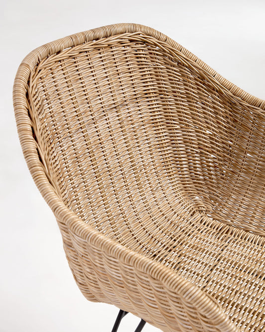 Chart outdoor chair in synthetic rattan, with galvanised steel legs in a black finish