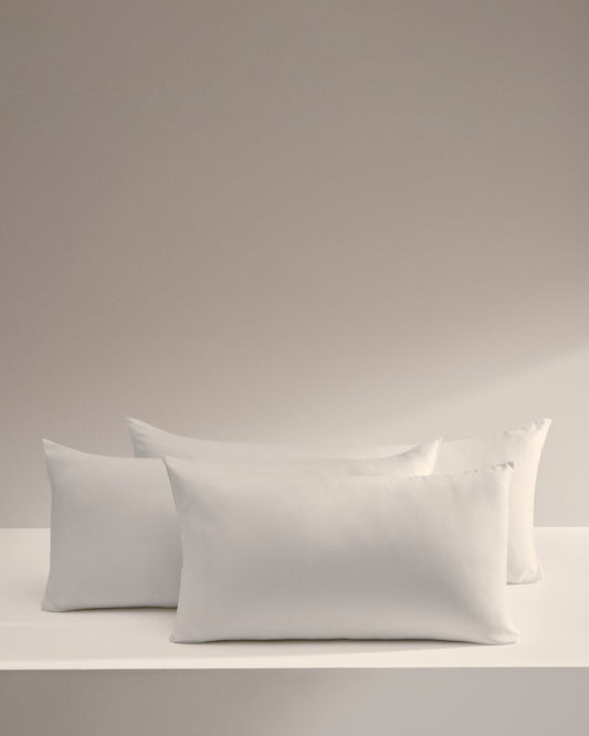 Nyla microfibre pillow 90 x 40 cm