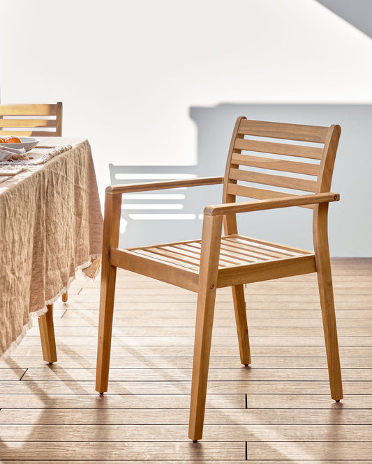 Hanzel stackable outdoor chair in FSC 100% solid acacia wood