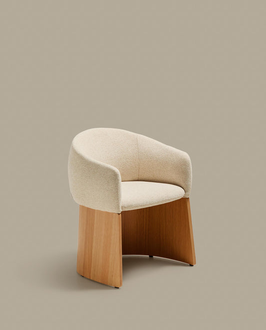 Bosca chair in beige chenille and oak veneer FSC 100%