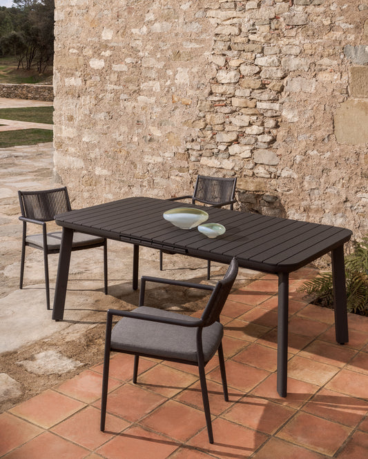 Izola extendable outdoor table in aluminium with graphite finish 220 (280) x 100cm