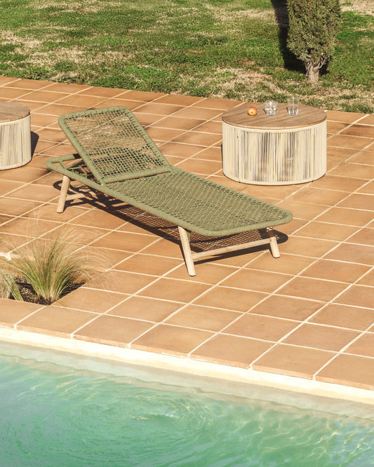 Dandara sun lounger in steel, green rope and legs in solid FSC 100% acacia wood