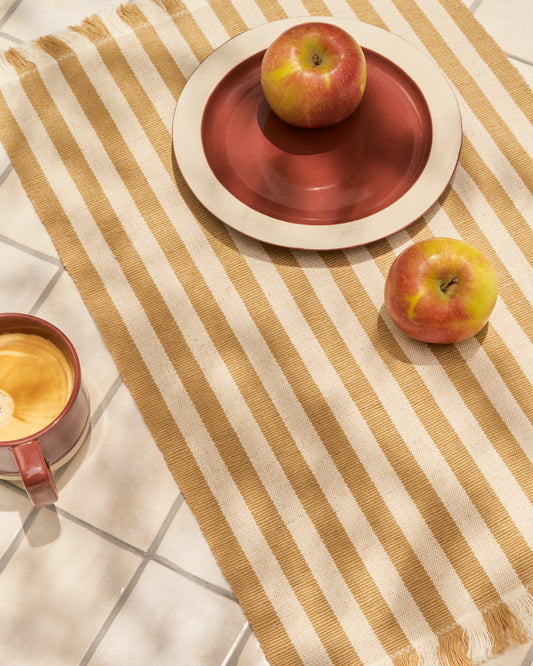 Doren burgundy ceramic dessert plate