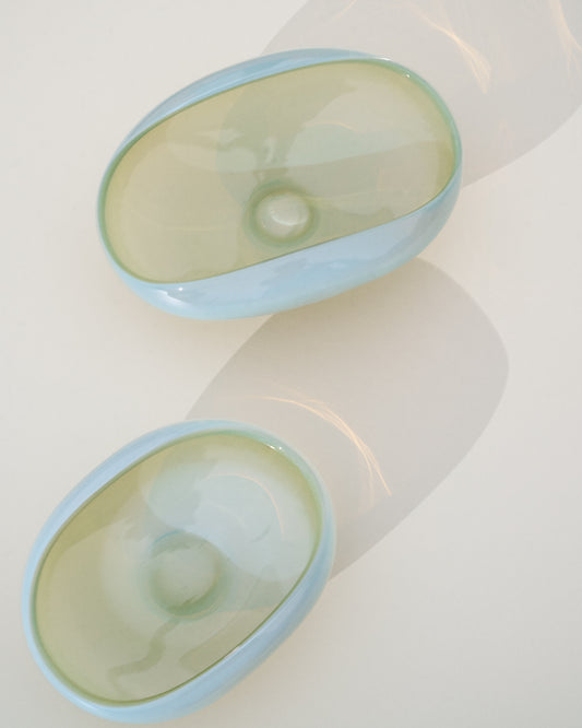 Nodila white glass centrepiece 19 x 14cm
