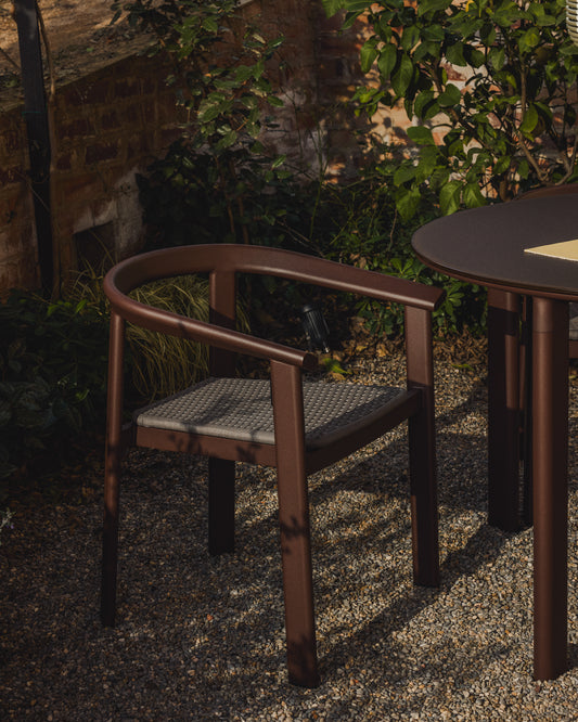Erice stackable outdoor chair in aluminium and brown rope
