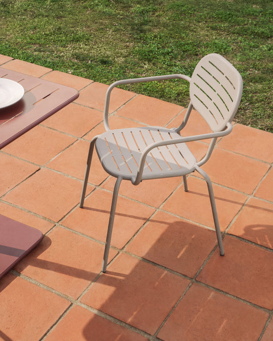 Brai stackable outdoor chair with armrests in taupe galvanised steel