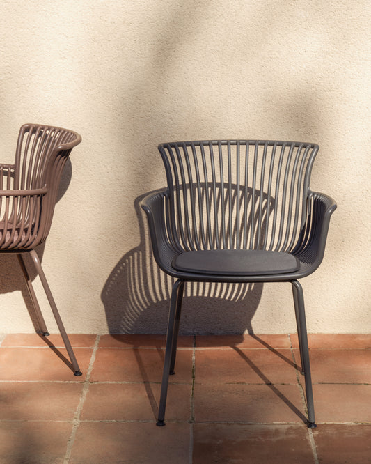 Surpika outdoor chair with graphite steel legs