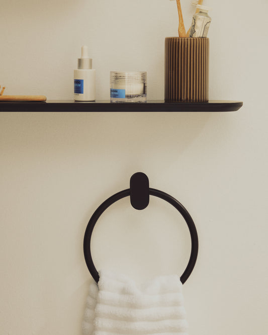Black metal Arely towel ring