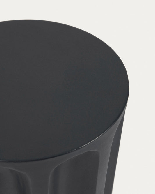 Vilandra round outdoor side table made of concrete with black finish Ø 32 cm