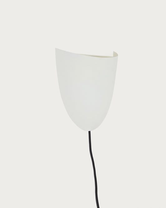 Nibla wall-mounted light fixture in white clay-effect metal